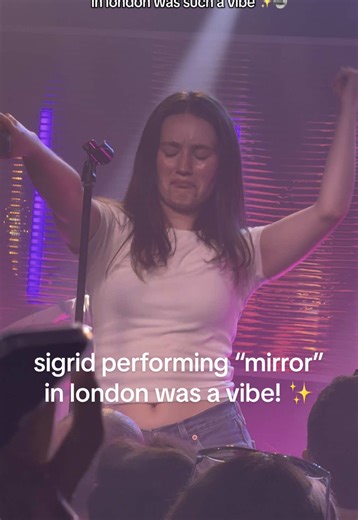 Sigrid Brings the Vibe with 'Mirror' in London