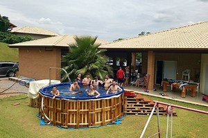 We're Calling It: Pallet Swimming Pools Are Going to Be All the Rage This Summer