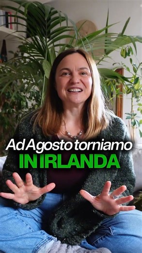 Claudia Bocci | Viaggi, Trekking e Yoga on Instagram: "☘️ Irlanda · Kerry Way · Trekking 3 – 10 Agosto L’Irlanda non si visita. Si attraversa piano, lasciando che siano il vento, l’oceano e il verde a cambiare il ritmo del passo. Il Kerry Way è questo: senso di isolamento e libertà, bagni nell’oceano quando il corpo lo chiede, notti stellate, serate nei pub, pecore ovunque, cultura celtica e paesi colorati che sembrano comparire dal nulla. Cammineremo tra laghi, parchi selvaggi e vallate remote,