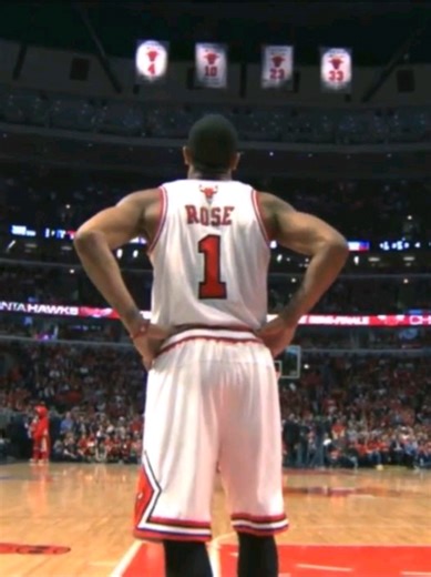 Chicago Bulls Retire Derrick Rose's #1 Jersey
