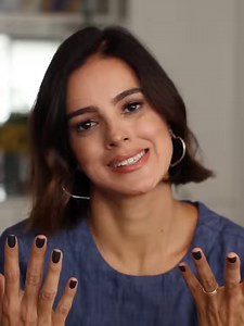 34K reactions · 10K shares | A apresentadora Vera Viel completou 43 anos - juro!  Neste vídeo, além de revelar a sua rotina de beleza, ela apresenta um segredinho para controlar a oleosidade e manter a sua pele hidratada e linda todos os dias. Confira agora mesmo. https://bit.ly/2ToEf0M | My Beauty Tips | Facebook