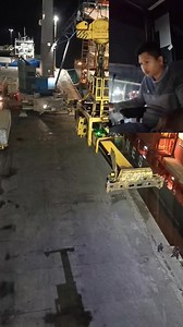 Loading reefer container ❤🙏 #reelsfacebook #MobileCrane #VESSEL #operator #stevedoring | Operators Job 101.1