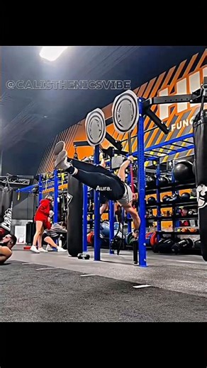 Calisthenics Aura ♾️#calisthenics #aura #reaction #shorts #freestyle