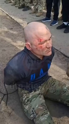 🇺🇦⚔️🇺🇦 A Ukrainian Armed Forces commander brutally beat a mobilized Ukrainian karate champion in front of the formation▪️The man was tied up and beaten in front of the formation.➖"You're a stormtrooper, you owe your life to the commander, you should kiss his feet," the attacker said.▪️The brigade stated that it was not the commander who had abused the mobilized soldier, but the drone operator, who left for the Special Operations Department after the beating.▪️Why the drone operator beat the 