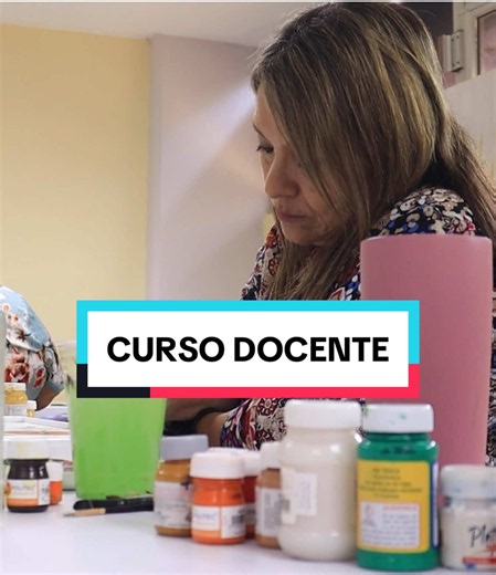 Como parte de las actividades de actualización docente impulsadas por la FADU - UAT, se llevó a cabo el curso “Técnicas de Representación con Acrílico sobre Diferentes Superficies”, impartido por la Mtra. María Luisa Pier Castelló. Durante esta experiencia formativa, las y los docentes exploraron la aplicación de la pintura acrílica en diversos soportes como lienzo, tela, madera, cerámica y conchas, desarrollando proyectos creativos que fortalecieron sus competencias artísticas y ampliaron sus h