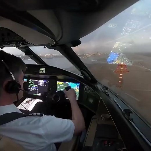 Cockpit view of a Bombardier Global crosswind landing
