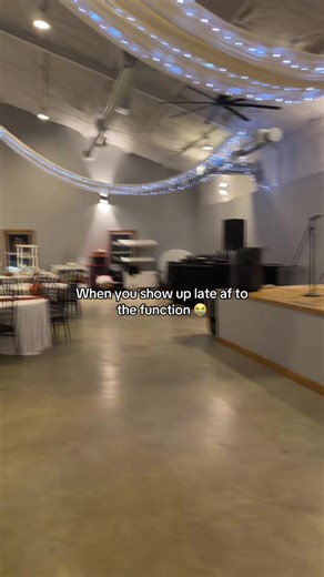 Llegamos a barrer 😭 | One thing about me ima be late to everythinggg pero esta vez si me pase 🤣 #paraati #function #oops #fy #baile