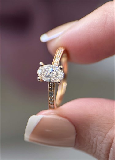 Engagement Rings: Rose Gold and Oval Cut Diamonds