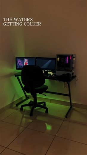 VIP Home | ‎صُمم لعالمك الخاص 🎮 سطح واسع، تصميم ثابت، وستايل بيخطف النظر ✨ اطلب مكتب الجيمنج من VIP Home وشوف الفرق بنفسك 💪‎ | Instagram