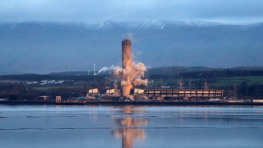 Longannet former power station 600ft chimney demolished