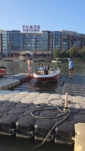 Docking our 🟥 Sea Ray bowrider may be tricky, but our friendly dock staff will help guide you in safely 😎 | Great Lakes Watersports