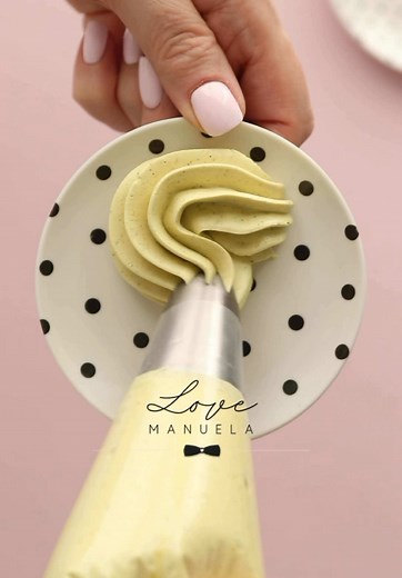 French Pistachio Buttercream Recipe for Silky Desserts