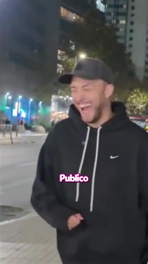 Te hago una pregunta? 🤣 #humor #bromascallejeras #tiktokchile #viral #prank
