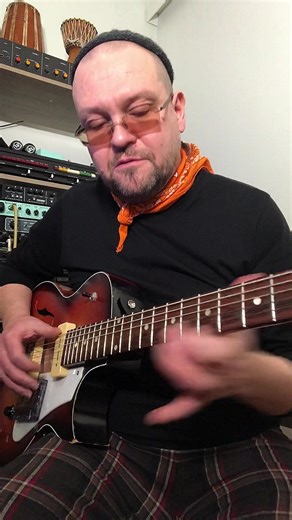 Improvising a Guitar Solo on Lucky 7 Shuffle Groove