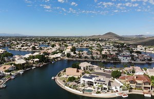 Arrowhead Lakes - Phoenix, Arizona Waterfront Homes