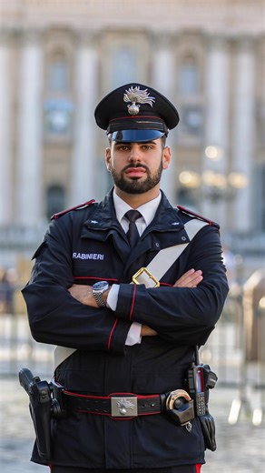 A Carabinieri officer at St. Peter’s Square, Rome 🇮🇹🫡 #carabinieri #rome #police