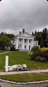 Driving around Southport, CT 😍 Would you move here?⁠ ⁠ By @southportlifestyle⁠ ⁠ #igmansions #southport #mansion #historichomes #luxuryliving | IG Mansions