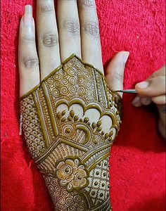 Gorgeous mehndi design #art #artist #henna #mehndi #hennadesign #mehndidesign #hennaart #mehndiart #hennaartist #mehndiartist #hennalove #mehndilove #hennatattoo #hennalovers #mehndilovers #hennatutorial #mehnditutorial #design #beauty | Blooming ideas