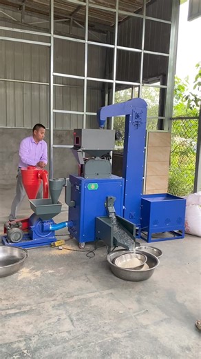 15K views · 218 reactions | Rubber Roller Rice Milling Machine ,200kg/per hour with 1 phase motor #rubberrollerricemill #ricehuller #backbonemachinery #destoner | Mini Rice Mill Machine | Facebook