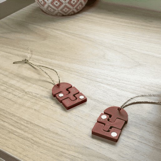 HEARTLINKS – Flexi Magnetic Heart Keychains for Couples - Valentine's day gift