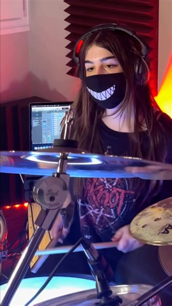 5.3K views · 576 reactions | I ❤️ this intro! @muse Hysteria 落 What’s your favourite song intro? #muse #drumcover #drummergirl #femaledrummer #cover #instagood #reels | Rocker Girl | Facebook