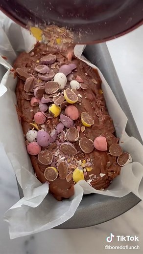 Delicious Slow Cooker Mini Egg Chocolate Fudge Recipe