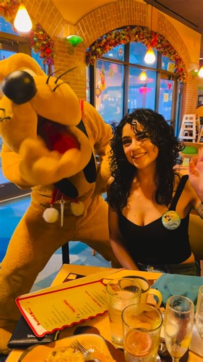 Cecilia on Instagram: "A preview of Goofys Kitchen ✨🎄 - #fyp #discover #christmas #disneyland #food"