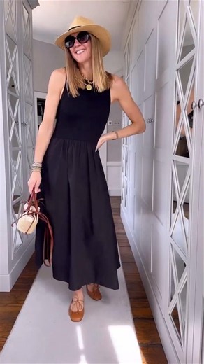 The Black Midi Dress That Goes From Gold Medallion to Straw Hat Without Missing #outfitideas #ootd