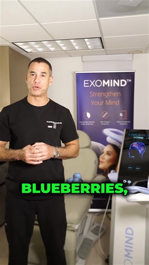Want to feed your brain the right way? Dr. Rudy shares three powerful superfoods that support brain health and neuroplasticity: 🥑 Fatty fish like salmon and sardines (rich in omega-3s) 🥬 Green leafy vegetables like kale and spinach 🫐 Berries, especially blueberries, packed with antioxidants When paired with quality sleep, regular exercise, and advanced brain therapies like exoMIND TMS, these habits help support better brain performance. 📍 Visit us in Miami, Florida ✨ 50% discount on sessions
