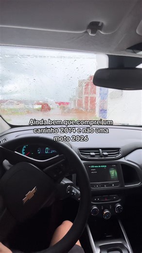 Ainda bem que comprei um carro e não uma moto!