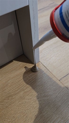 18K views · 864 reactions | This silicone sealant method will blow your head off 勞 #homeimprovement #diyprojects #skilledTrades #smallbusiness #tradesmanlife | southcoastsealantsltd | Facebook