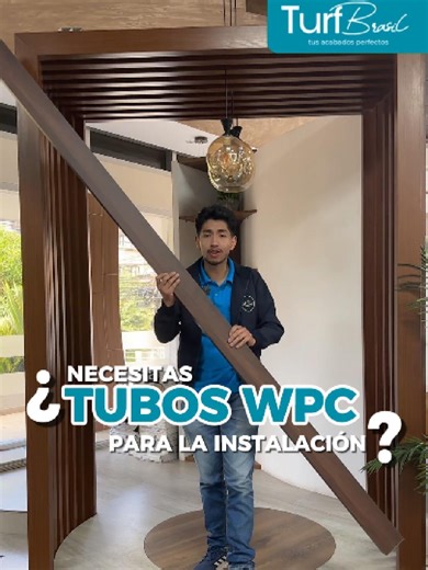 💥 ¡Dale vida a tus espacios con Tubos WPC! 🏡 Perfectos para interior y exterior, siempre con estilo. ☀️ Resistentes al sol, la lluvia y los golpes. 🔧 Instalación rápida, acabado impecable. 🔥 Durabilidad diseño = cero complicaciones. ✨ ¿Listo para transformar tu ambiente? #TurfBrasil #WPC #DiseñoConEstilo