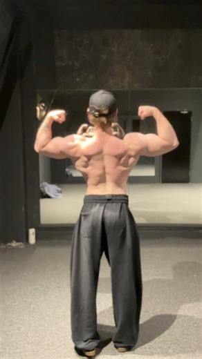 Building An Impressive Physique: Gym Tips and Techniques