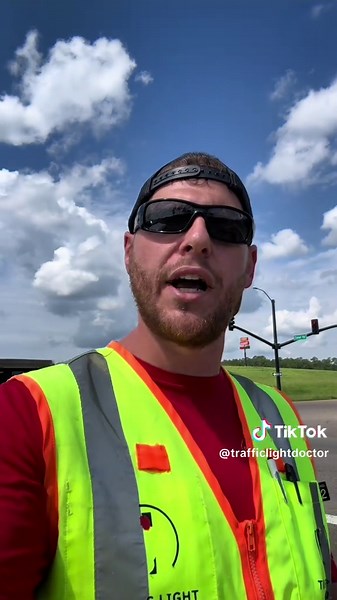 🚦 Traffic Light Doctor 🚦 (@trafficlightdoctor)’s videos with original sound - 🚦 Traffic Light Doctor 🚦
