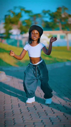 Thanks for 1.5 🥰🥰🥳🥳#Dahlia🤩🤩NIGOD #kiddstiktok #fyyyypkenyantiktoker money maker dc@maloneedits