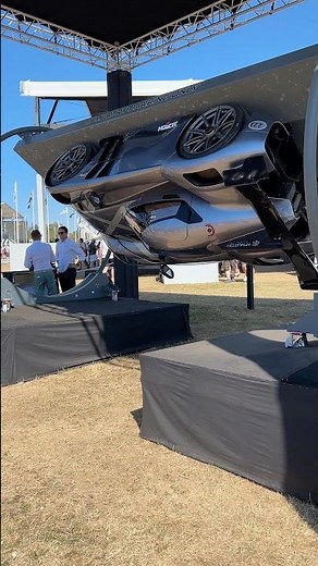McMurtry Spéirling Fan car upside down defying gravity