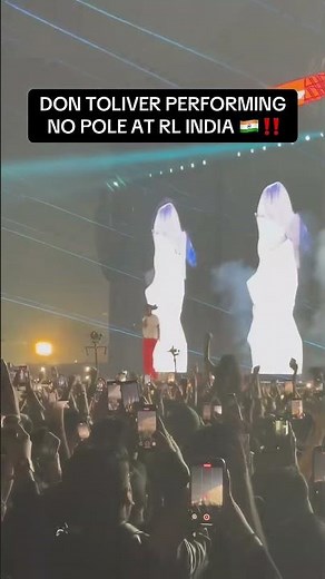 Don Toliver performs "No Pole" at the Rolling Loud India 🇮🇳