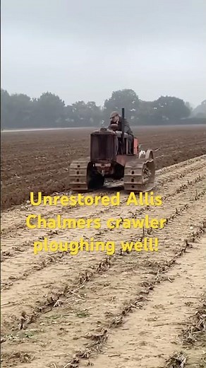 Classic Allis Chalmers crawler tractor ploughing. #crawler #vintagetractor #tractor #farming #farm