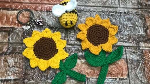 How to Crochet a Sunflower Keychain Pattern