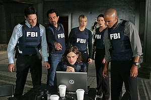 S5E9 - “100” — Unsubs: A Criminal Minds Podcast