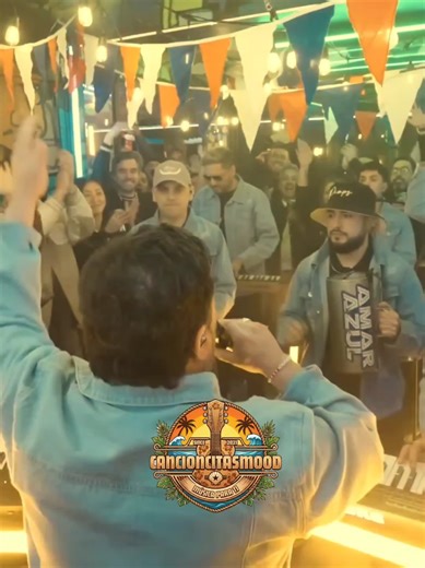 Yo Tomo Licor - La Canción de Amar Azul