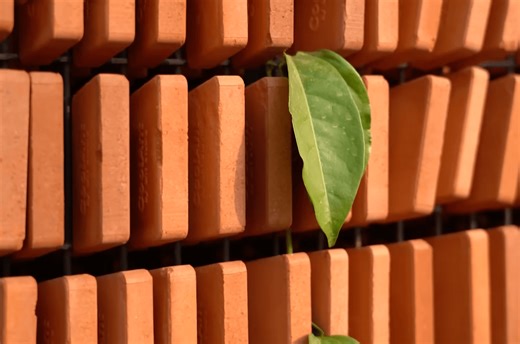 Can passive cooling with terracotta bring comfort to overheated cities?