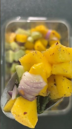 1-Minute Mango Salad You'll Crave! 🥭