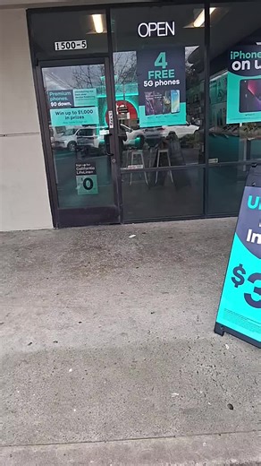 #fyp #totalwirelessbyverizon #sacramento Come in today to see what deals we have to better your service