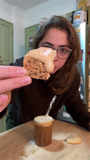 morning cookie coffee #icedcoffee #icedcoffeeathome #cookiebox #icedespresso #cookiecoffee