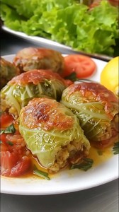 Stuffed Cabbage Rolls This recipe yields approximately 12–16 rolls. Ingredients Cabbage: 1 large head of green cabbage (or Savoy for softer leaves). Filling: 1 lb lean ground beef (or a beef/pork mix). 1 ½ cups cooked white rice. 1 medium onion, finely chopped and sautéed. 1 large egg (binder). 2 cloves garlic, minced. 1 tsp salt and ½ tsp black pepper. Optional: 1 tsp paprika, 1 tbsp fresh parsley, or a pinch of dill. Sauce: 1 can (15 oz) tomato sauce. 1 can (14.5 oz) diced tomatoes. 1 tbsp bro