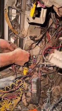 ميتة كهربائيًا ⚡ إحياء فولكس فاجن باسات 1.8 Turbo موديل 2000 بعد كارثة ضفيرة الكهرباء!