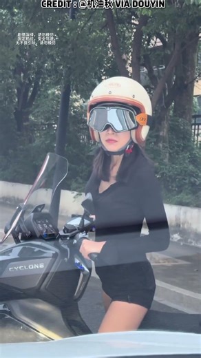 the girl ran away very fast #usareels #phillipines #funnyshorts