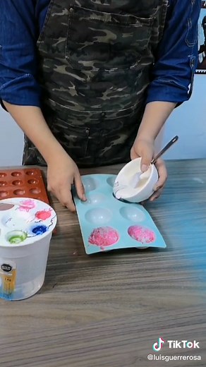 Cómo hacer esferas de chocolate decorativas paso a paso