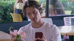 ¡Graba a su hermana mientras se baña y difunde el video en redes sociales! 😱😠 Capítulo de #LaRosa 🌹: Upskirting: bajo la falda 2/4 | La Rosa de Guadalupe
